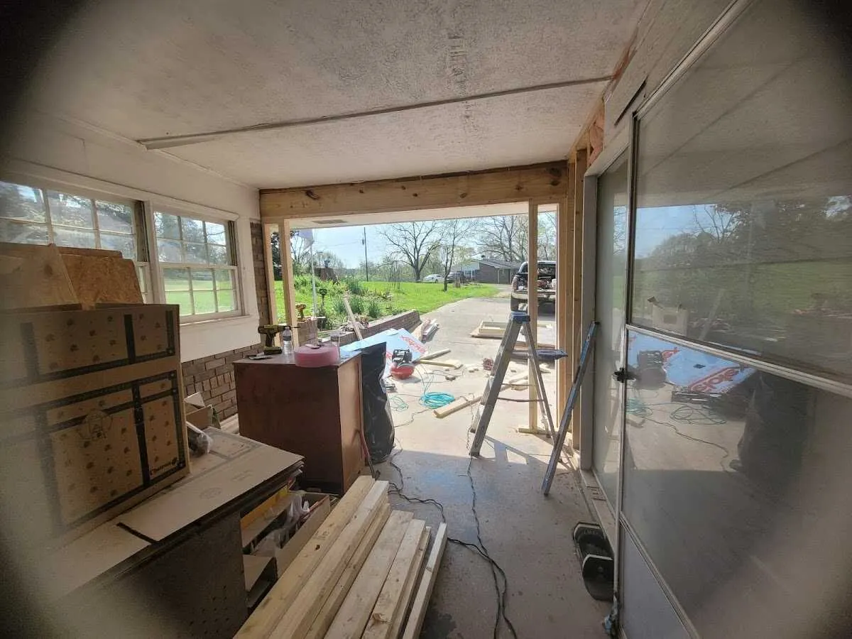 Air movers and dehumidifier for Water Mitigation Services in Marlow Heights